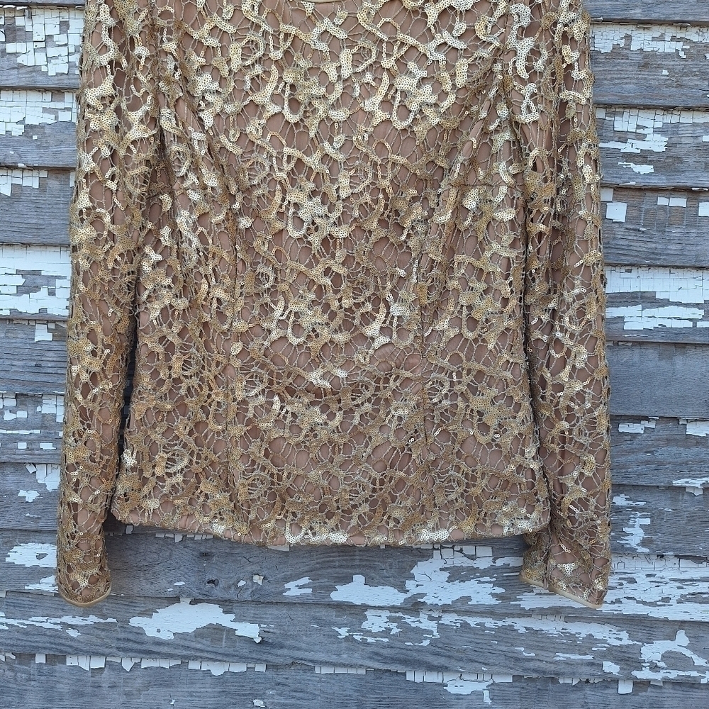 🌟 CARMEN MARC VALVO Gold Metallic Open Weave sequin Blouse - Picture 2 of 7
